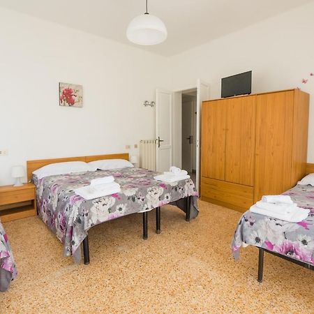 Casa Violetta Bed & Breakfast Marina di Massa Εξωτερικό φωτογραφία