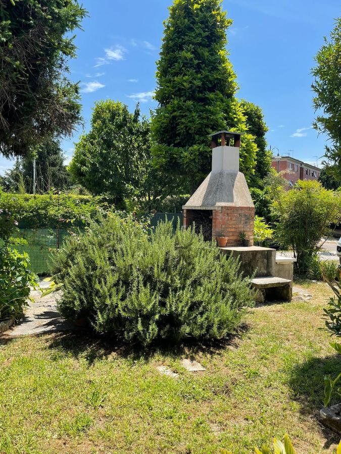 Casa Violetta Bed & Breakfast Marina di Massa Εξωτερικό φωτογραφία