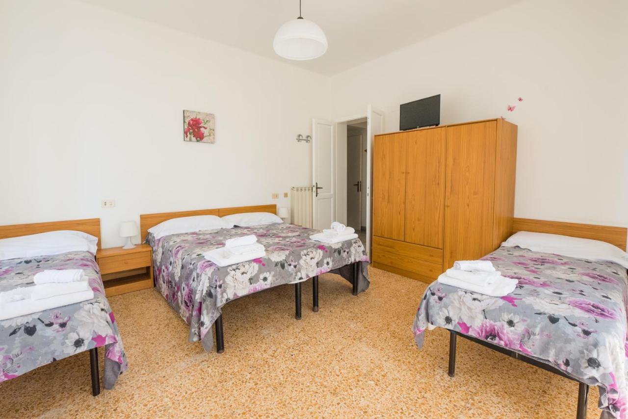 Casa Violetta Bed & Breakfast Marina di Massa Εξωτερικό φωτογραφία