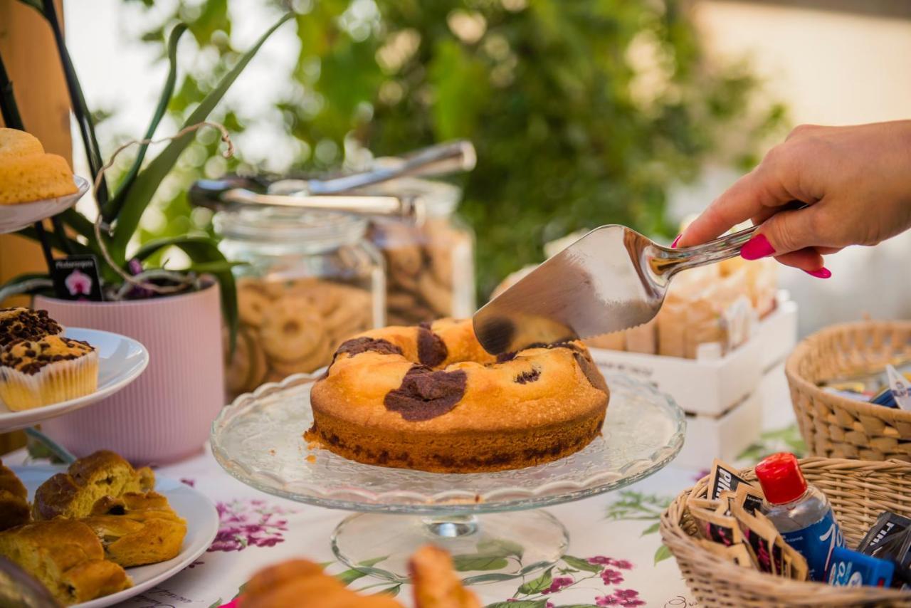 Casa Violetta Bed & Breakfast Marina di Massa Εξωτερικό φωτογραφία