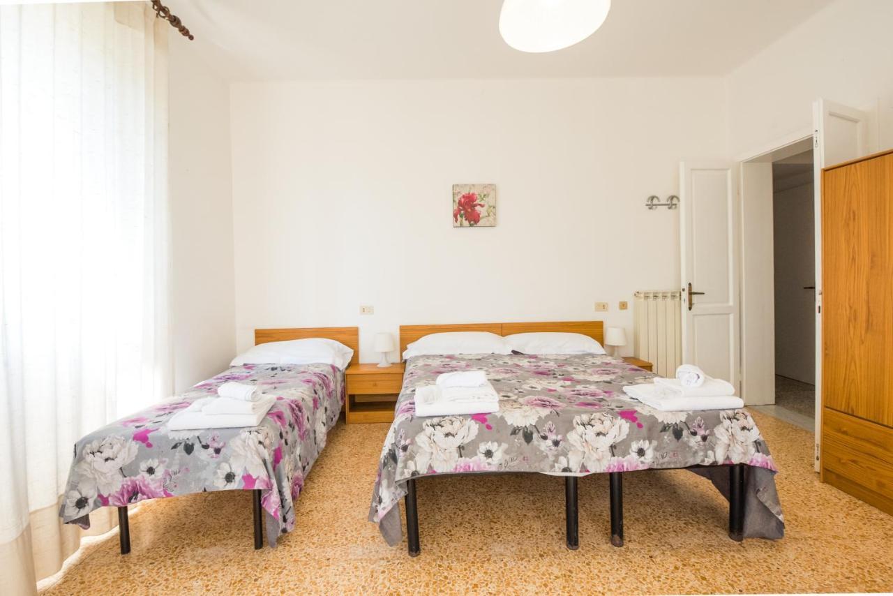 Casa Violetta Bed & Breakfast Marina di Massa Εξωτερικό φωτογραφία