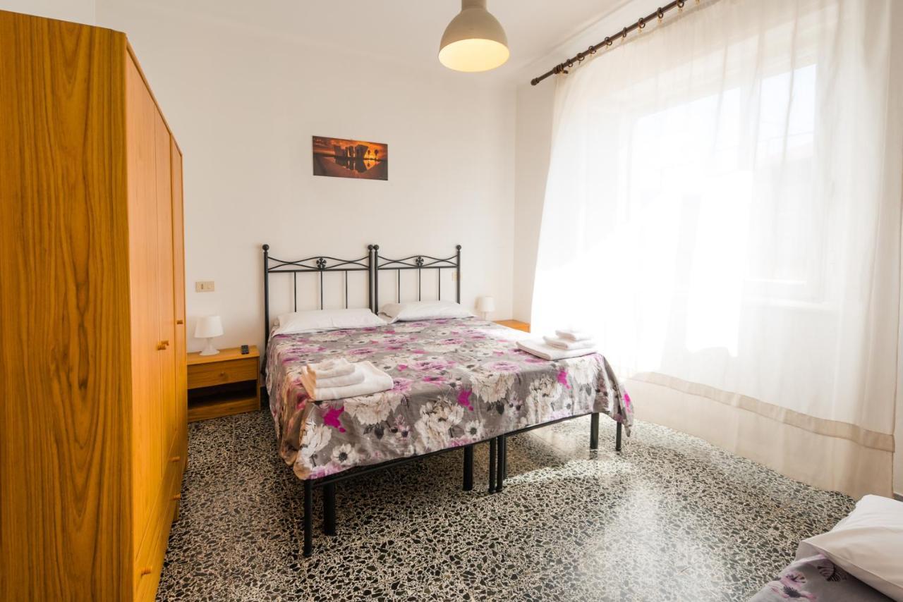 Casa Violetta Bed & Breakfast Marina di Massa Εξωτερικό φωτογραφία