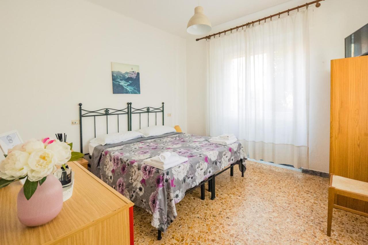 Casa Violetta Bed & Breakfast Marina di Massa Εξωτερικό φωτογραφία