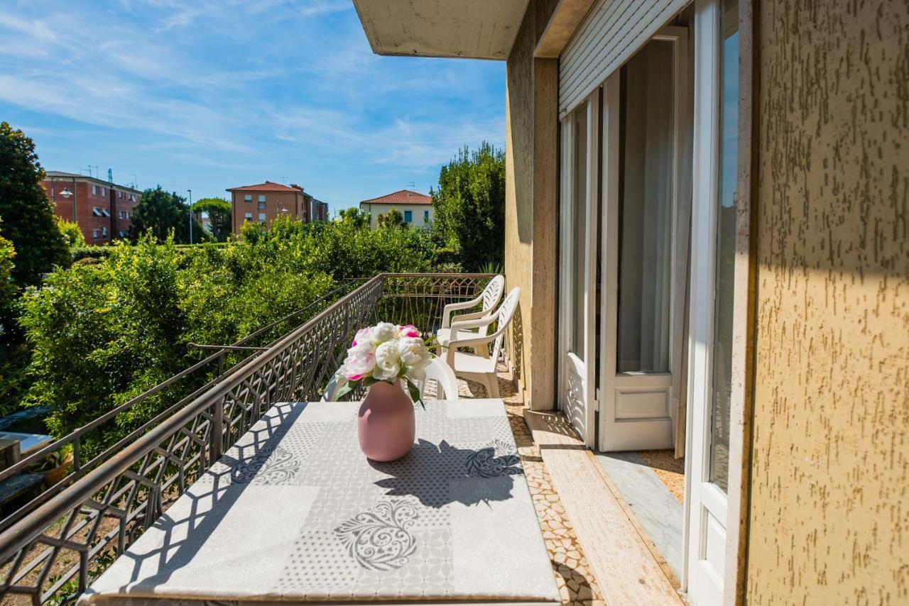 Casa Violetta Bed & Breakfast Marina di Massa Εξωτερικό φωτογραφία